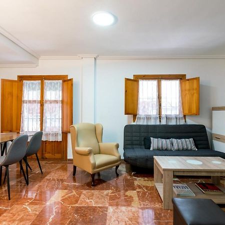 Апартаменты Holi-Rent Estrella Севилья Экстерьер фото