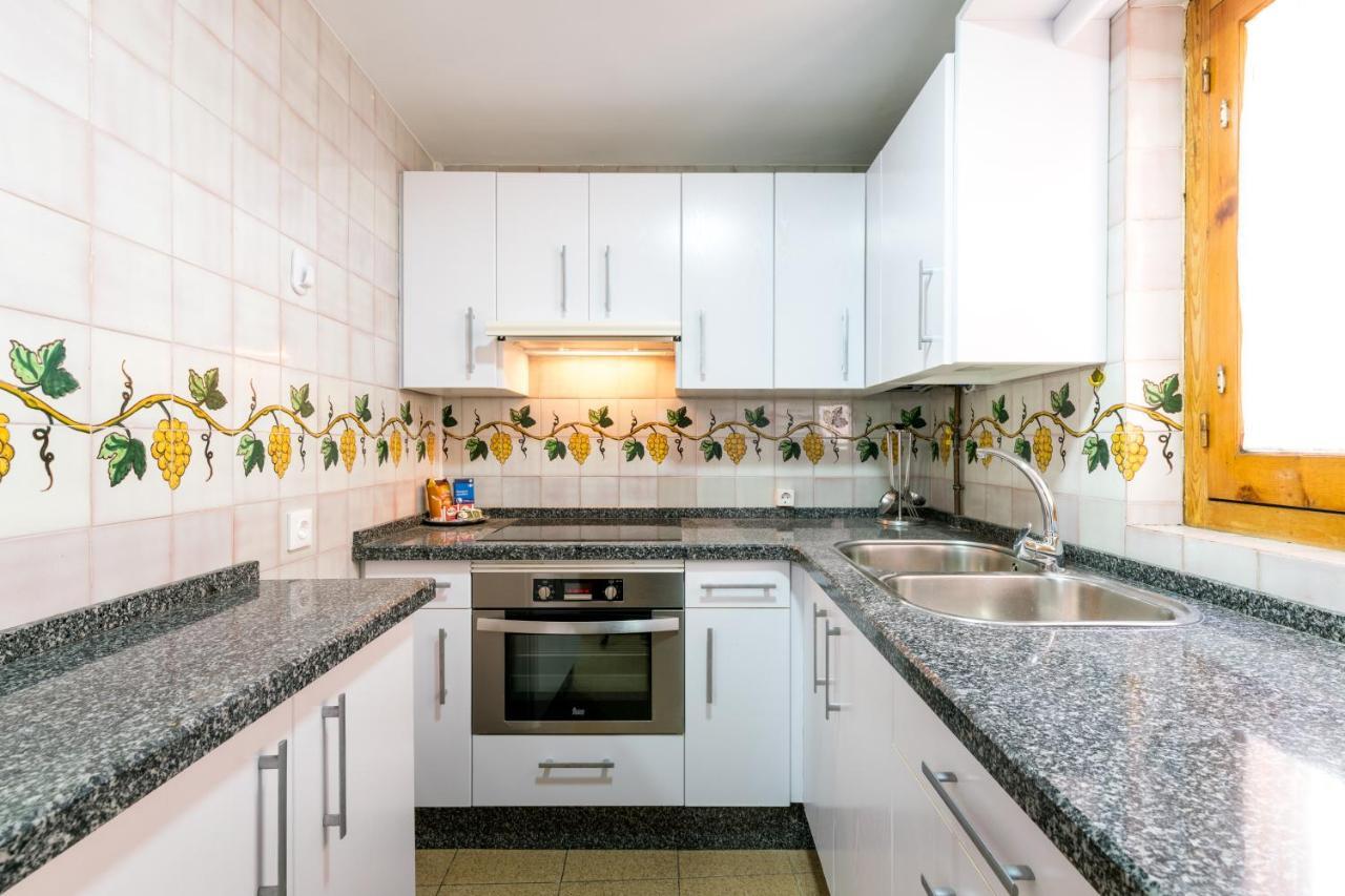 Апартаменты Holi-Rent Estrella Севилья Экстерьер фото