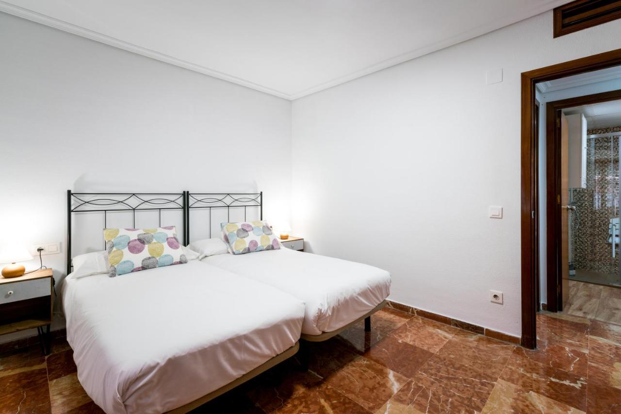 Апартаменты Holi-Rent Estrella Севилья Экстерьер фото