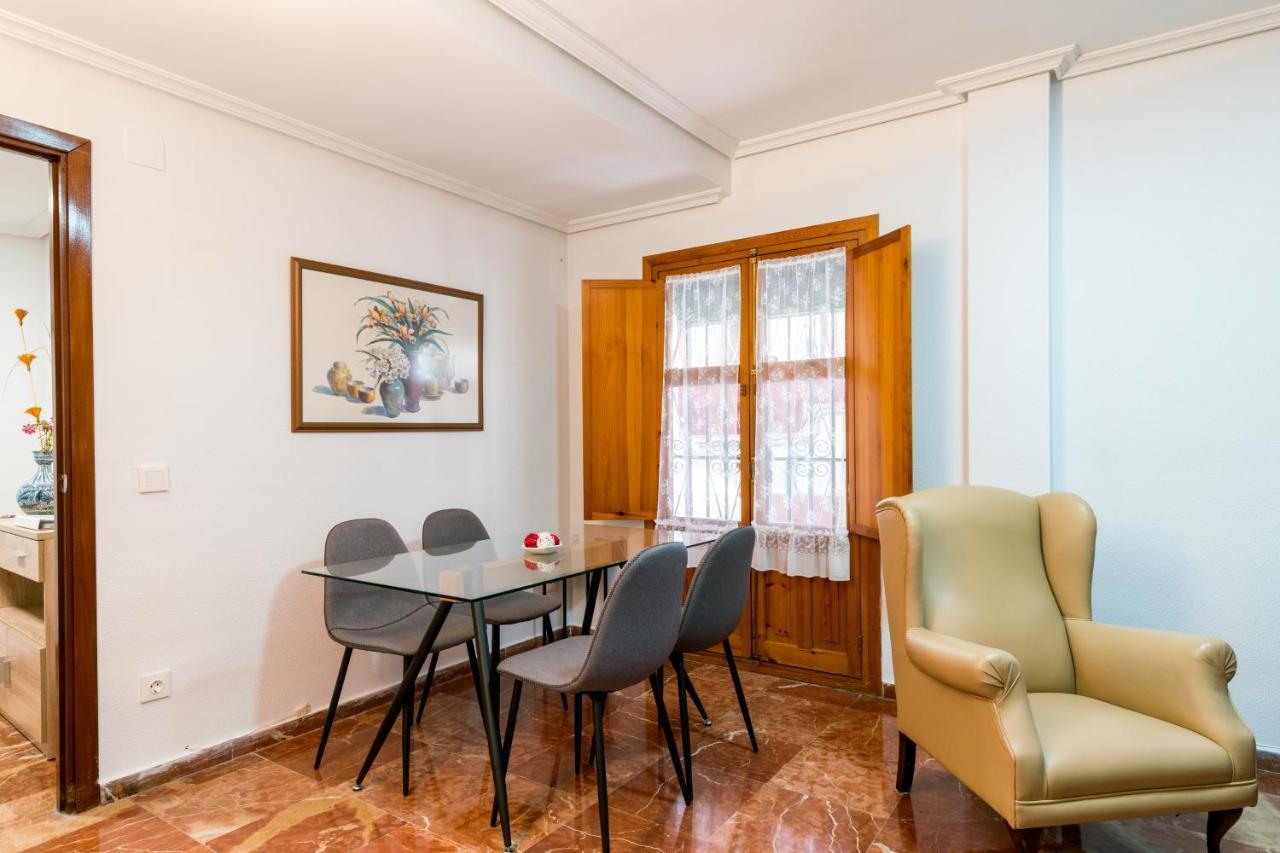 Апартаменты Holi-Rent Estrella Севилья Экстерьер фото