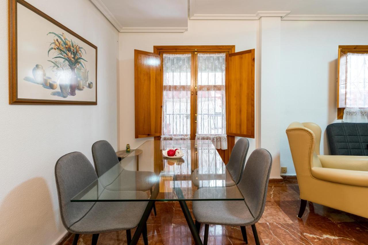 Апартаменты Holi-Rent Estrella Севилья Экстерьер фото