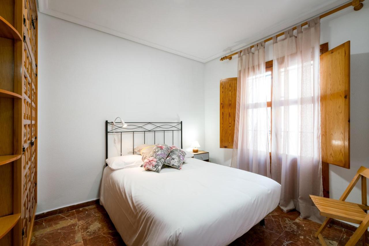 Апартаменты Holi-Rent Estrella Севилья Экстерьер фото